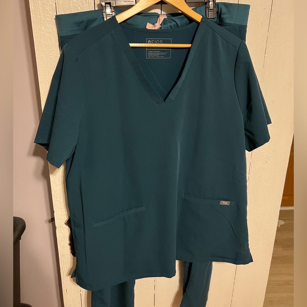 Figs Casma Three-Pocket Scrub Top Caribbean Blue XXL